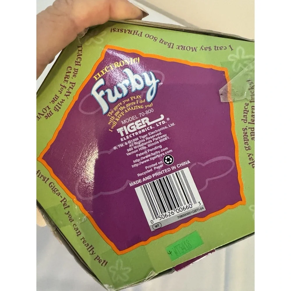 Furby 1998 Gray & Pink Snow Leopard Model 70-800 Tiger Electronic Works BOX/TAG